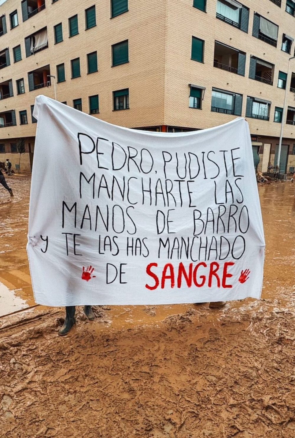 Pedro Sánchez: "La vioIencia ejercida por unos pocos no nos desviará del interés colectivo".
