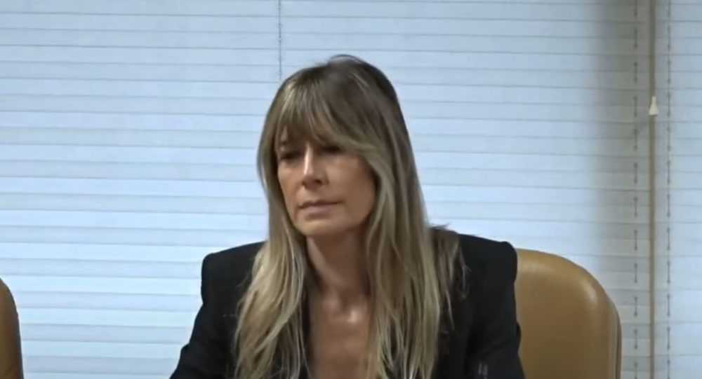 "4 recortes de pseudomedios"