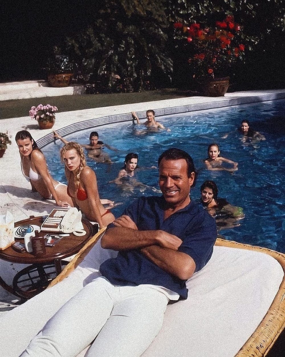 Este post es solo para recordaros que hagáis lo que hagáis, nunca llegaréis al nivel de putoamismo de Julio Iglesias.