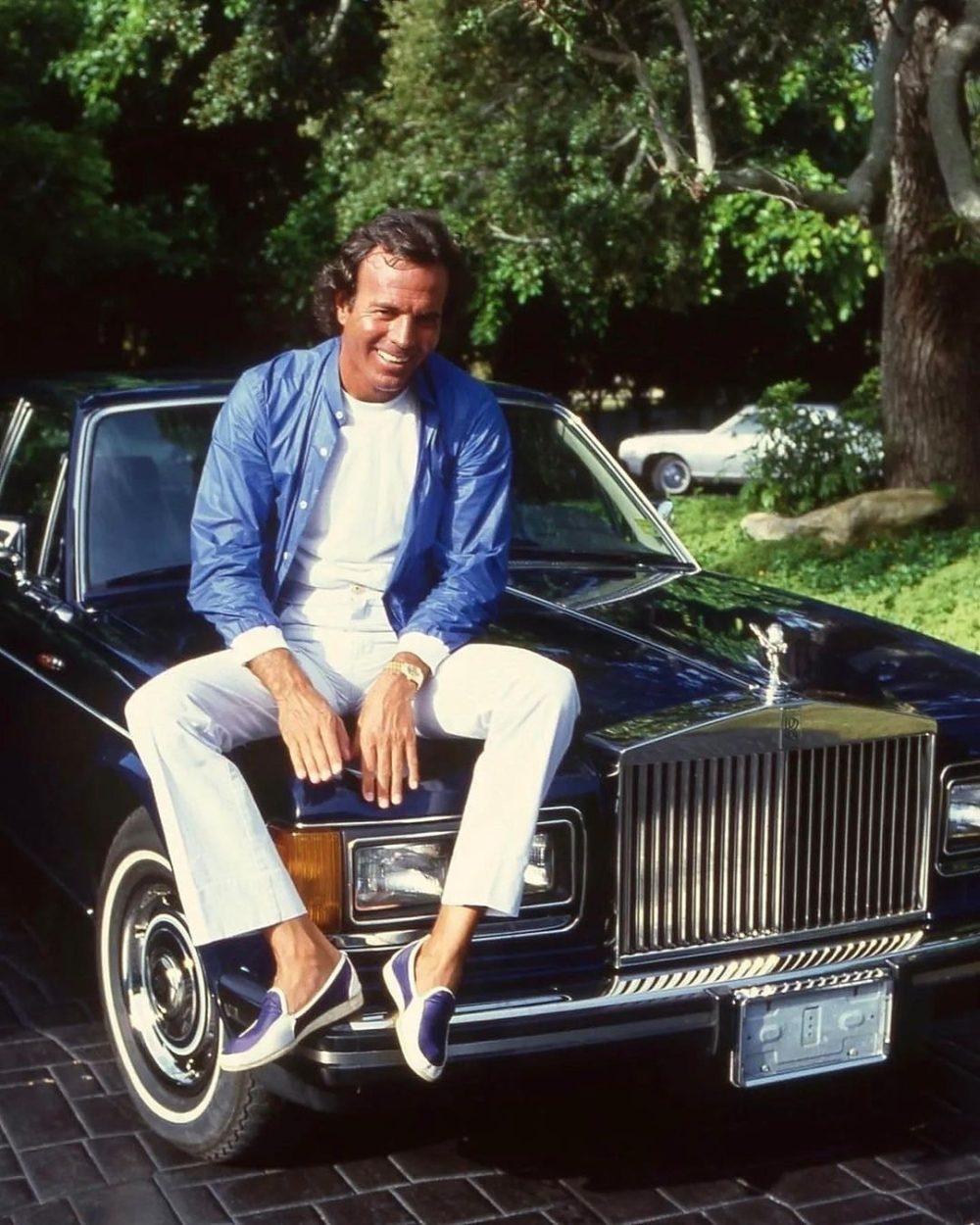 Este post es solo para recordaros que hagáis lo que hagáis, nunca llegaréis al nivel de putoamismo de Julio Iglesias.