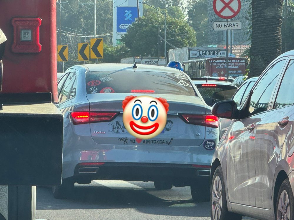 Coche visto en Ciudad de México por el finolier Ukitili.