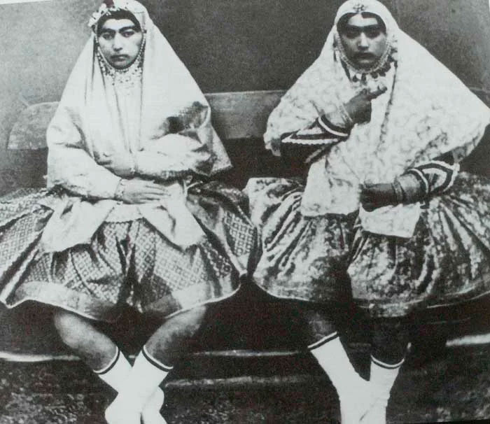 Histórica y geográficamente, los cánones de belleza han variado enormemente. Y para muestra estas fotos del harén privado de las esposas del sha persa Naser al-Din Shah Qajar (mediados del siglo XIX)
