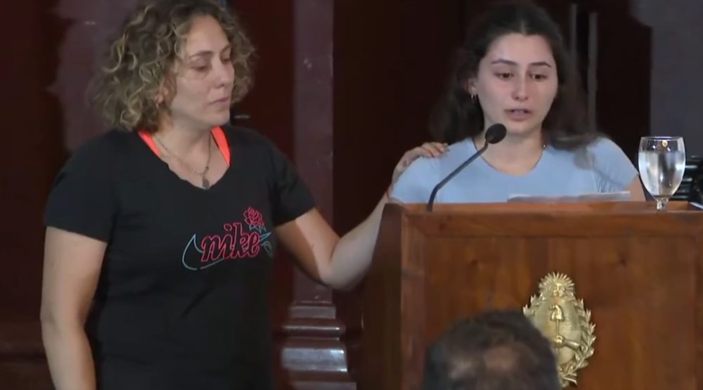 Una joven confiesa que denunció falsamente a su padre por abuso a los 14 años y éste lleva casi 5 años preso en Argentina y no sabe qué hacer para que lo liberen.