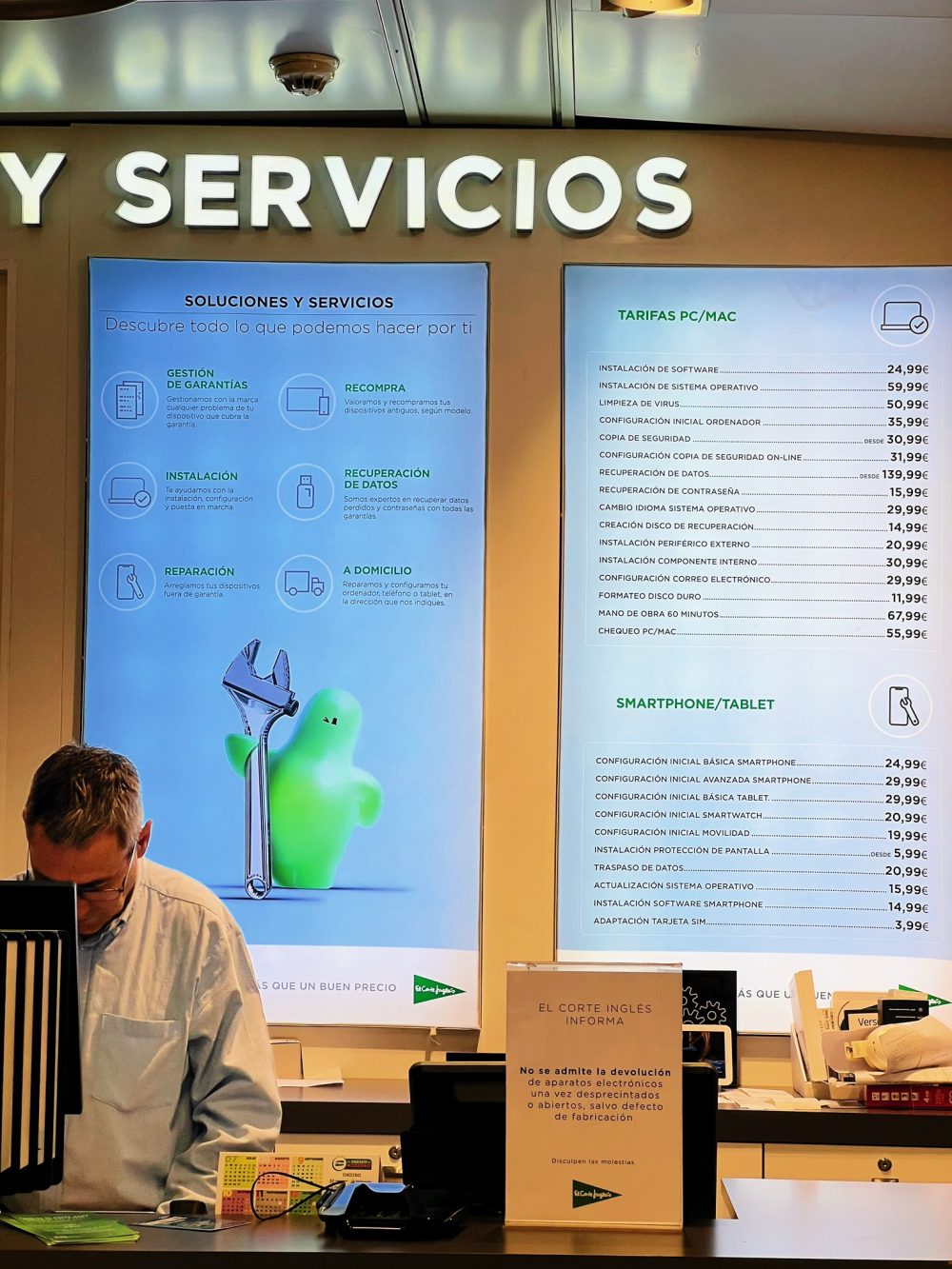 Cuando te pidan ayuda como "amigo informático", recuerda estas tarifas de El Corte Inglés.