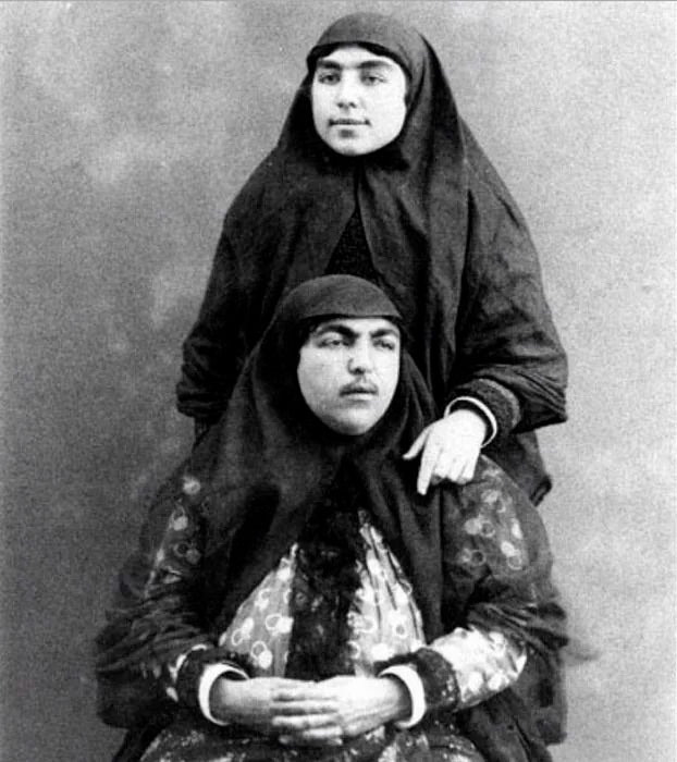 Histórica y geográficamente, los cánones de belleza han variado enormemente. Y para muestra estas fotos del harén privado de las esposas del sha persa Naser al-Din Shah Qajar (mediados del siglo XIX)