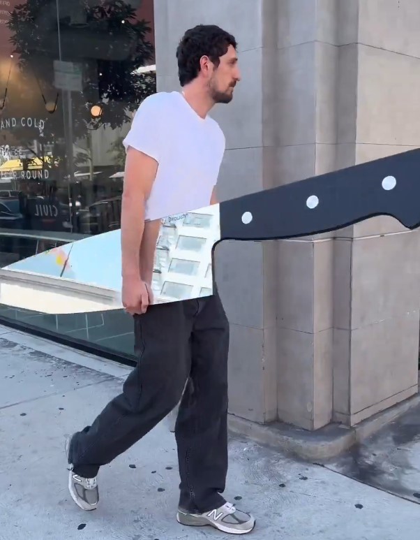 20 segundos después de empadronarse en El Raval...