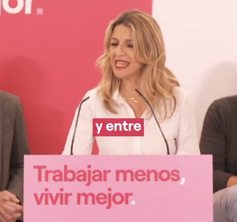 Olvidad el discurso prefabricado de turno y pensad en las 7 personas de SUMAR que se han puesto frente a ella para escenificar que alguien está escuchándola y aplaudiéndola.