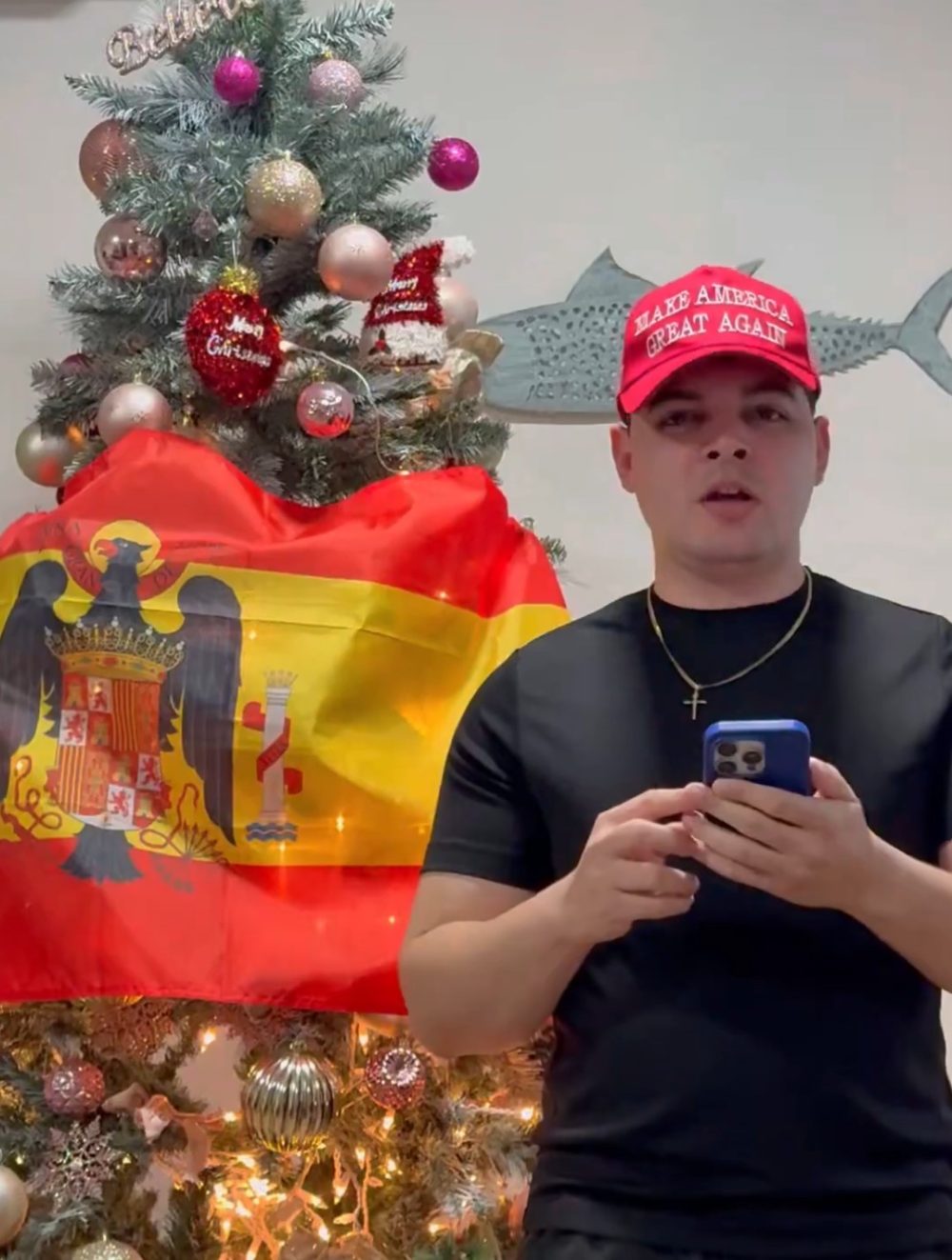 Un cubano, nazі, pro franco, nacionalista aboga por Trump contra el comunismo