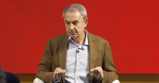 Zapatero carga contra Trump y Musk: "Sin escrúpulos. El hombre más rico de la tierra demonizando a los inmigrantes. El hombre más rico del mundo denostando a los más pobres de la tierra"