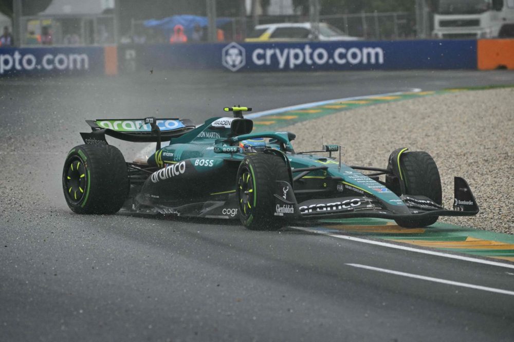 Fernando Alonso se retira del GP de Australia tras mezclar su presente en la F1 con su futuro en el Dakar.