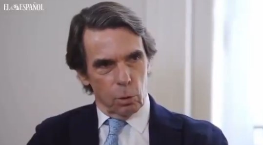 Aznar confirma que se siente más cerca ideológicamente del PSOE de González que de Santiago Abascal.