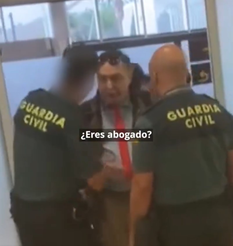 La respuesta de un guardia civil al famoso abogado italiano Andrea Diprè en Tenerife: “Abogado, el que tengo aquí colgado“