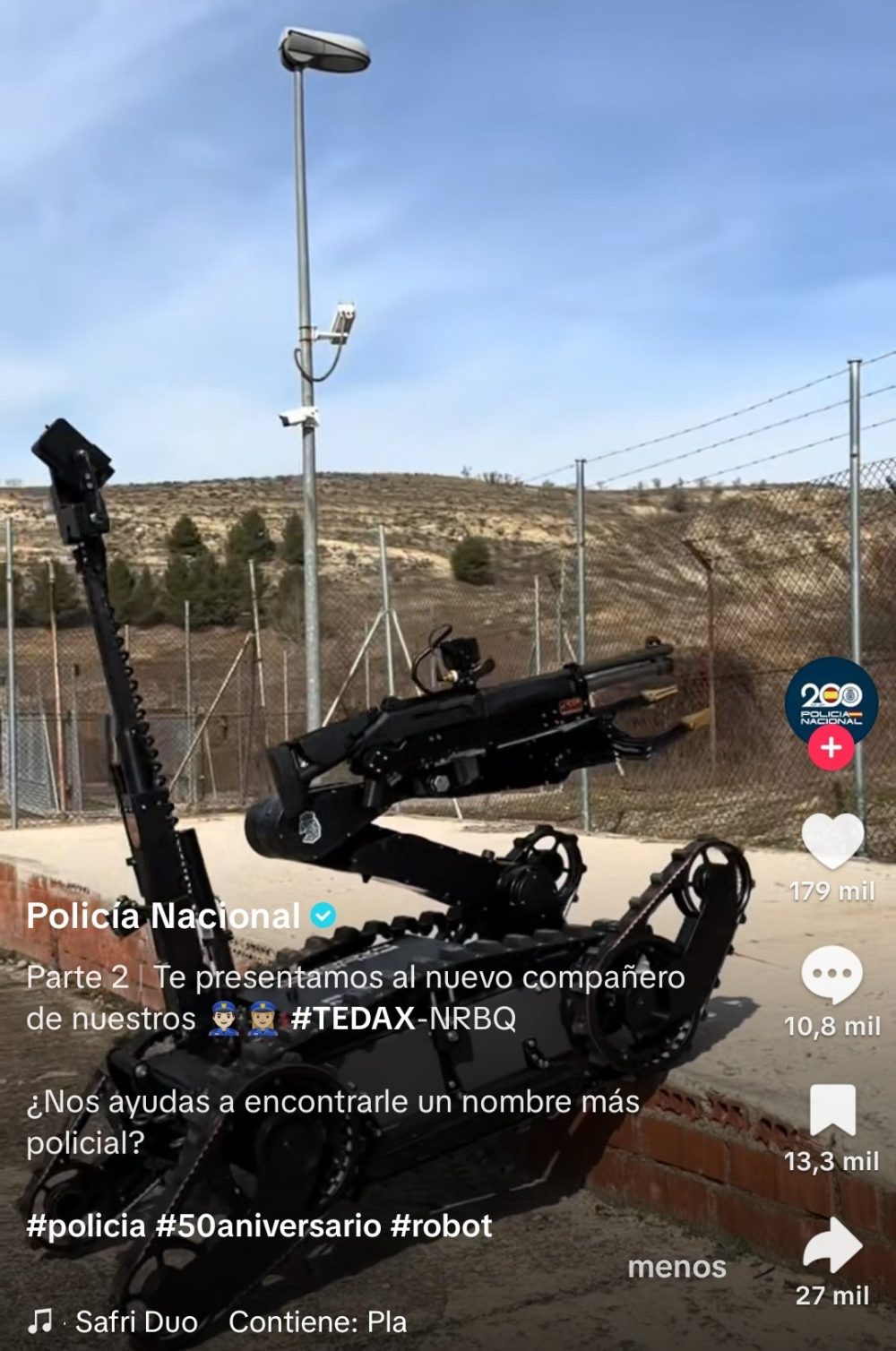 Policía Nacional: "¿Nos ayudas a encontrarle un nombre más policial?"