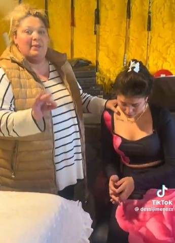 "Hemos estado mirando a esta niña, y está como su madre la trajo al mundo".