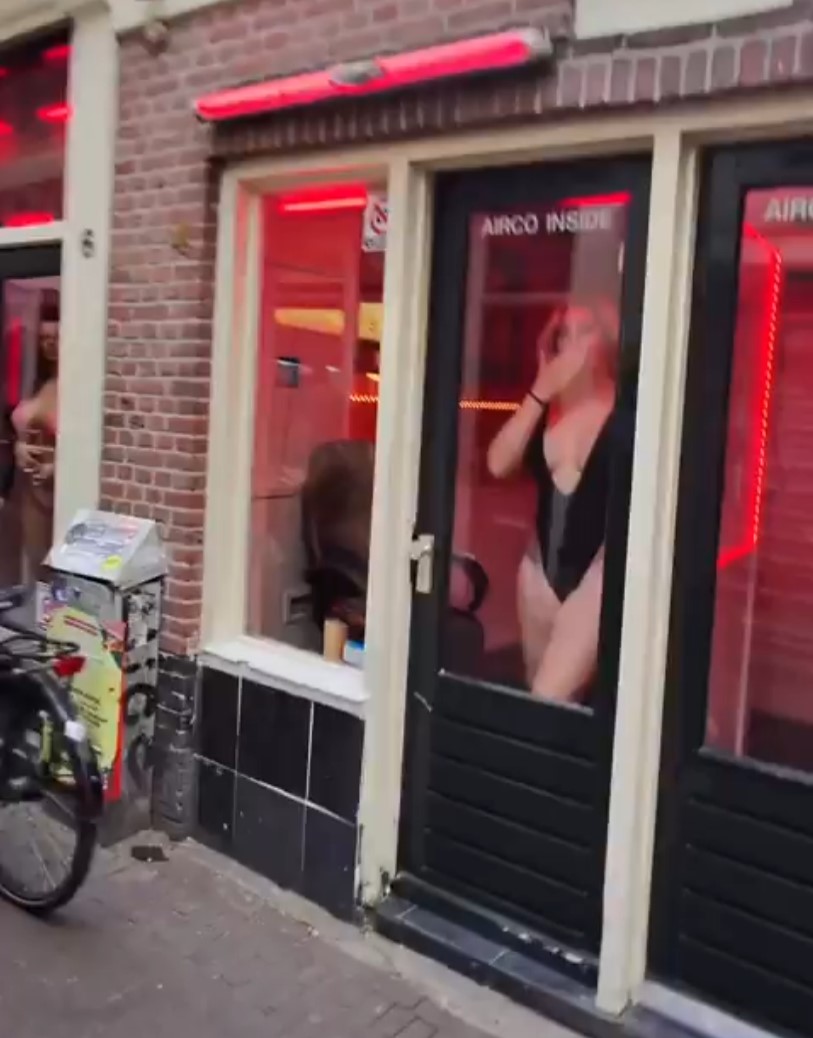 Un paseo por el bаrrio rоjo de Ámsterdam.