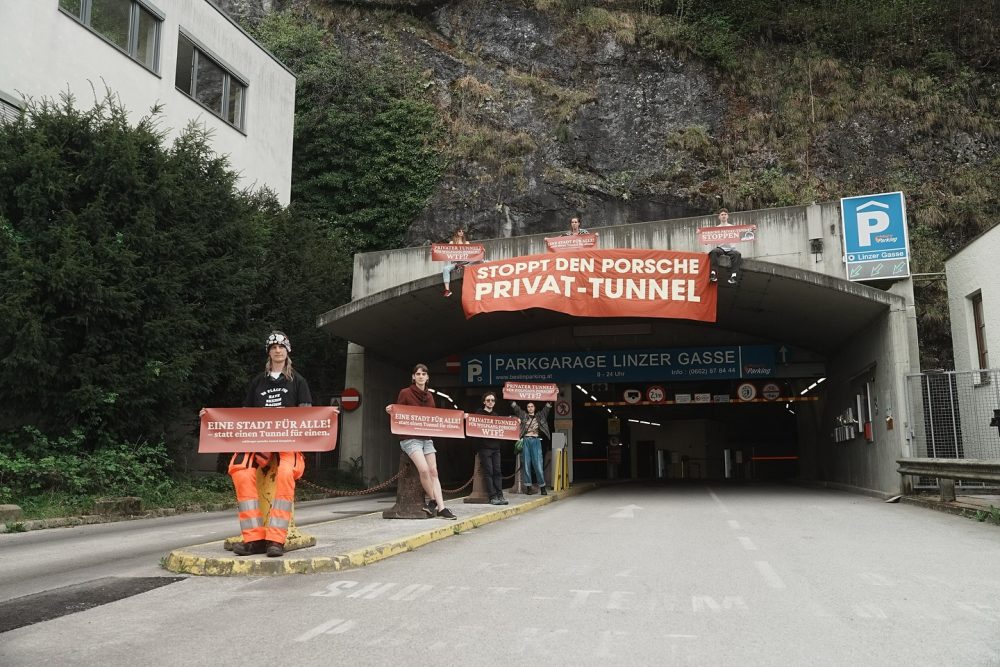 Eres realmente rico cuando tienes tu propio túnel para llegar a tu propio castillo.