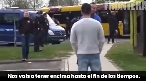 Unos sujetos nacidos en Dinamarca (de padres inmigrantes) se enfrentan a varios daneses: "Sólo sois 5 millones; nosotros tenemos un montón de hijos, vais a desaparecer".