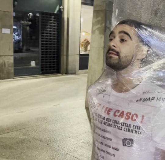 A Coruña fue el escenario anoche de una surrealista despedida de soltero.