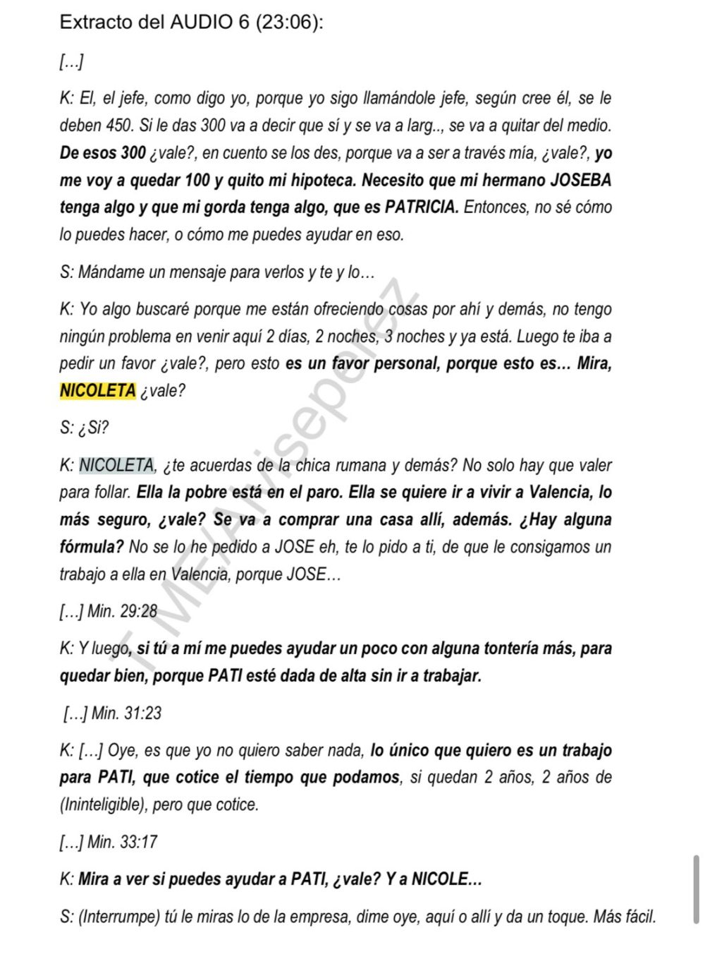 Así han pillado a Santos Cerdón leyendo el informe de la UCO en el Congreso de los Diputados que le involucra con mordidas millonarias en el 'caso Koldo'.