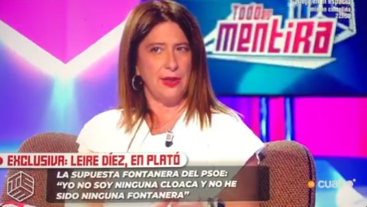 Ana Oramas le pregunta a Leire Díez cómo consiguió su puesto en Correos y... se mete ella sola en un jardín.