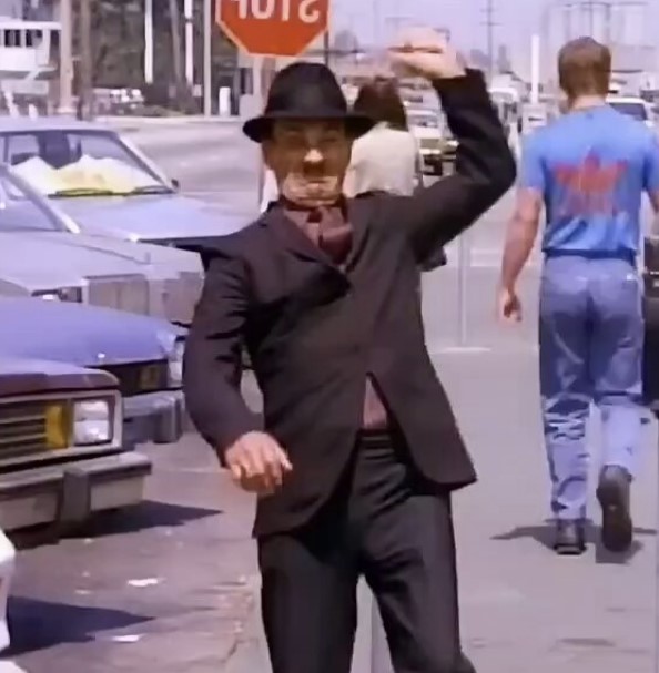 ¿Cuántas veces puede un hombre burlar a la muеrte? (Sledge Hammer, 1986)