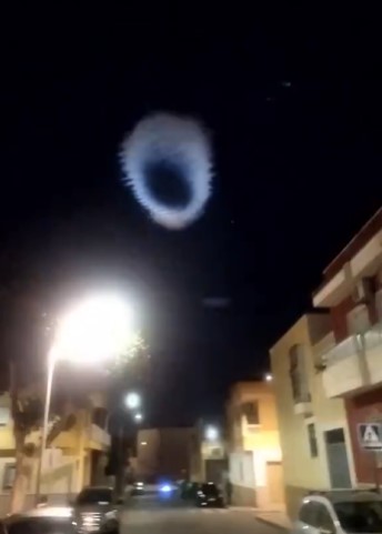Un gitano descubriendo extraterrestres es justo lo que le faltaba a este 2025