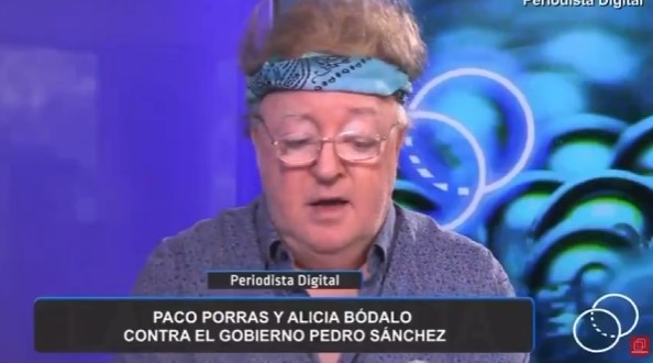 Paco Porras parte un calabacín en dos y observa que a Pedro Sánchez le quedan cuatro días en el Gobierno.