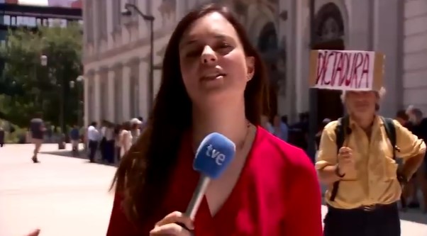 Ahora que el NODO sufre la furia porcina de los que pagan ese panfleto con sus impuestos, AHORA se interesa por el hostigamiento a los periodistas...