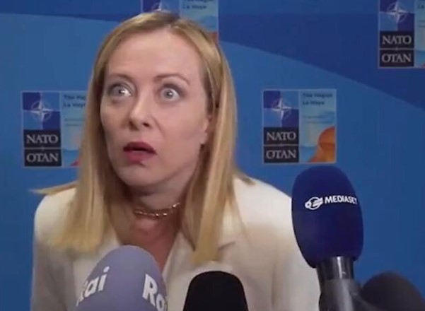 Parece que alguien echó droja en el colacao de Meloni ayer en la cumbre de la OTAN...