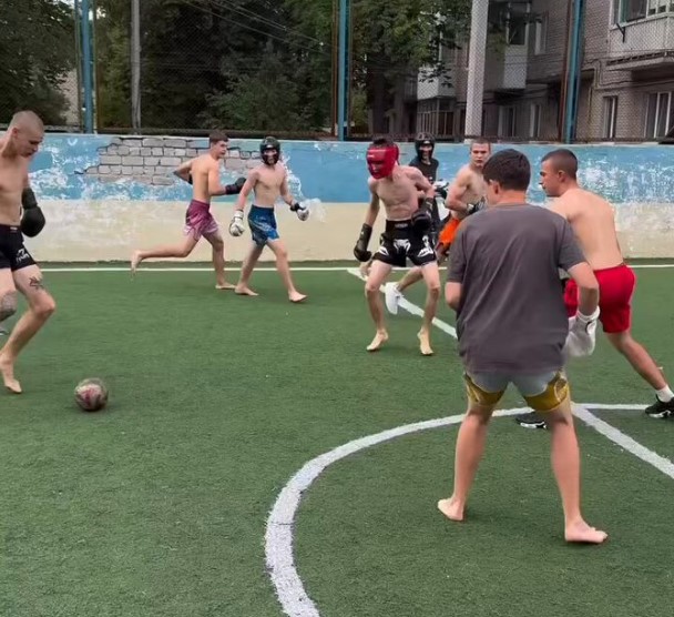 Un profesor ucraniano ha creado el Futboxeo.