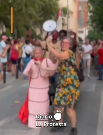 Charomanifestación en Torre Pacheco en contra de "los fascіstas".