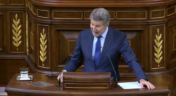 Feijóo: "¿De qué prоstíbulоs ha vivido usted? Partícipe a título lucrativo del abominable negocio de la prоstitución y ahora quiere usted ilegalizar su biografía. Allá usted, pero no se compare conmigo, he sido honesto con usted"