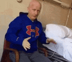 Me alegro de que se haya recuperado de su enfermedad.