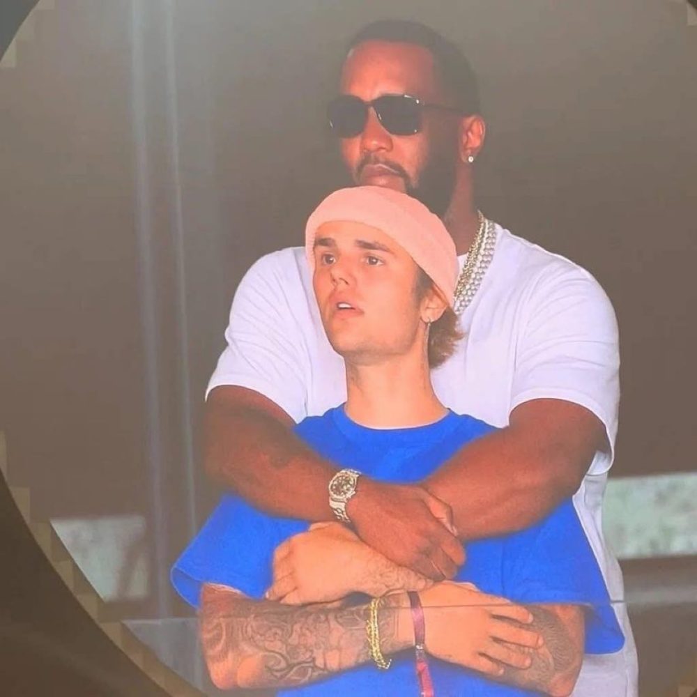 Los Phillies tenían una cámara de beso y la mascota del equipo recreó la aventura de los infieles de Coldplay.