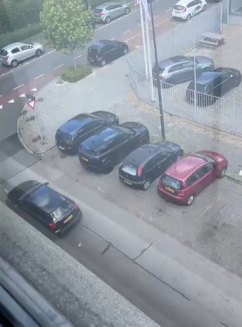 Ayer vi un poco del partido de fútbol femenino entre España y Portugal y me sentí igual que viendo este vídeo.