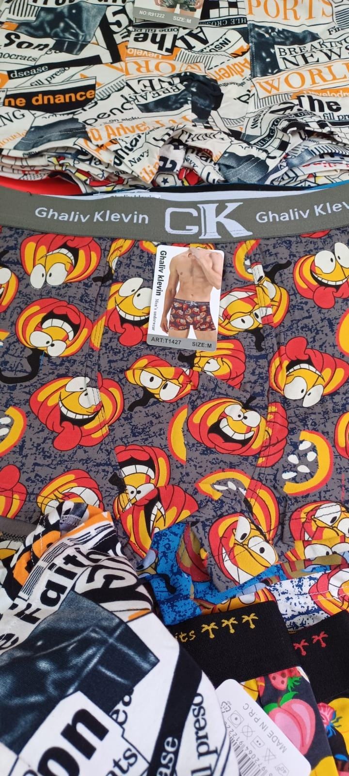 El finolier Curro acaba de descubrir los míticos boxers "Ghaliv Klevin".