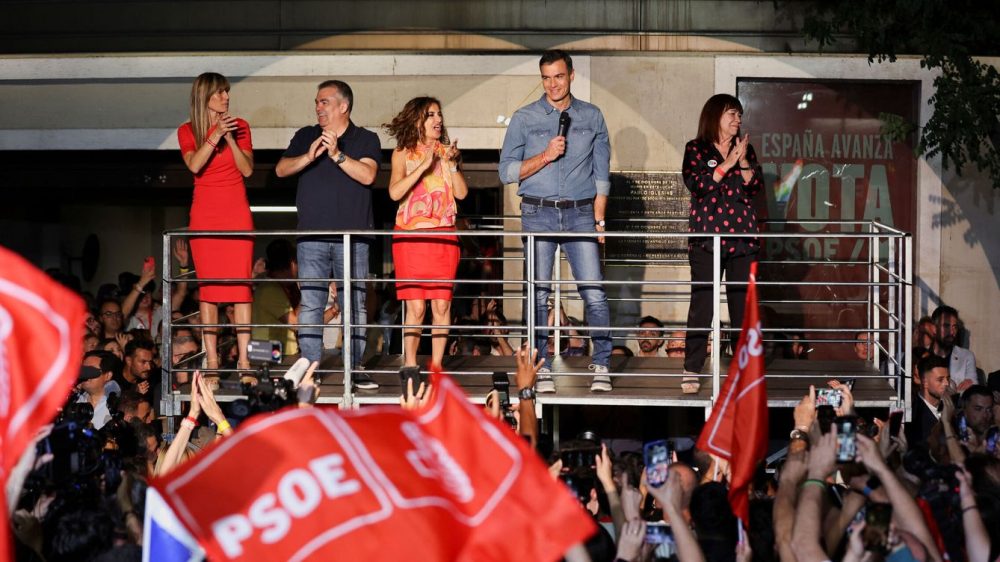 El PSOE ha recortado el video del balcón para que no salga Santos Cerdán, Secretario de Organización hasta junio y que está en la cárcel.