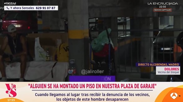 Un argelino con sus huevazos okupa la plaza de garaje de Loli, que alucina pepinillos con la situación, viendo cómo las autoridades se desentienden de su problema y el de los vecinos que lo sufren.