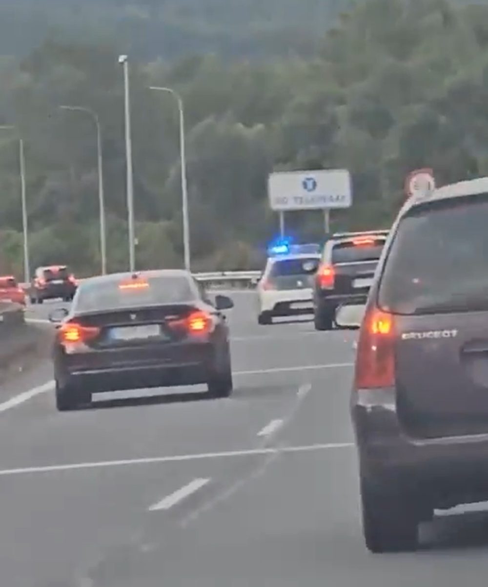 Momento de la detención por parte de la Guardia Civil de los autores del homіcidio, en una reyerta entre clanes gitanos en Ribeira (Coruña).
