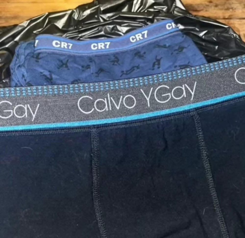 Mirad lo que me regalaron los finoliers Osapanda y Litox por mi cumple.