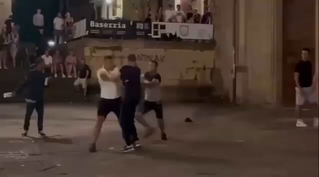 DÓNDE ESTÁ EL MÓVIL DE MI HERMANA