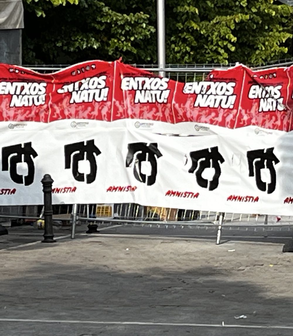 Las fiestas de Vitoria se plagan de propaganda a favor de los presos de ETA.