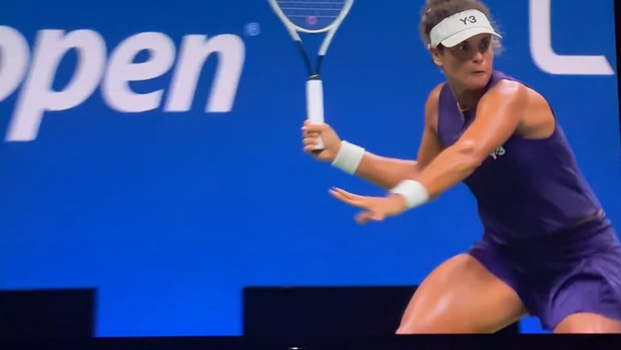 Me acabo de enterar de que se le puede dar así a una pelota de tenis.