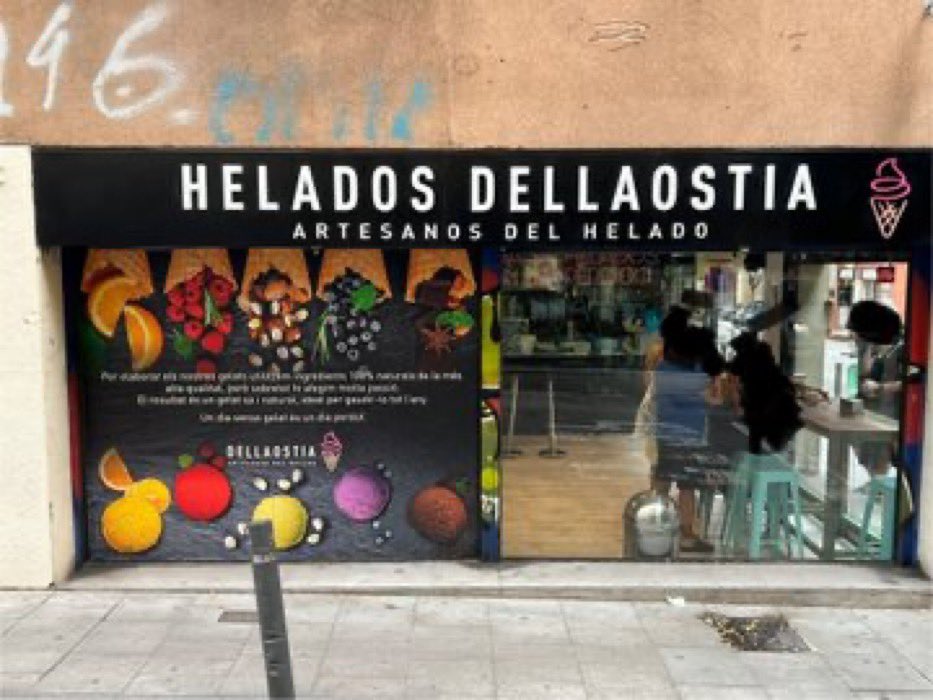 Vandalizan una heladería argentina en Barcelona por no atender en catalán.