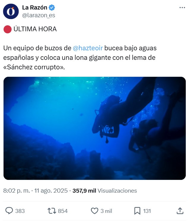 La última lona de Hazte Oír ha sido colocada bajo el mar.