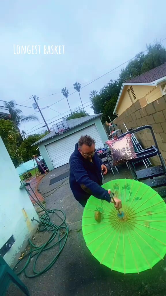 Joven español: "Curro 8 horas en horario partido para cobrar el SMI"