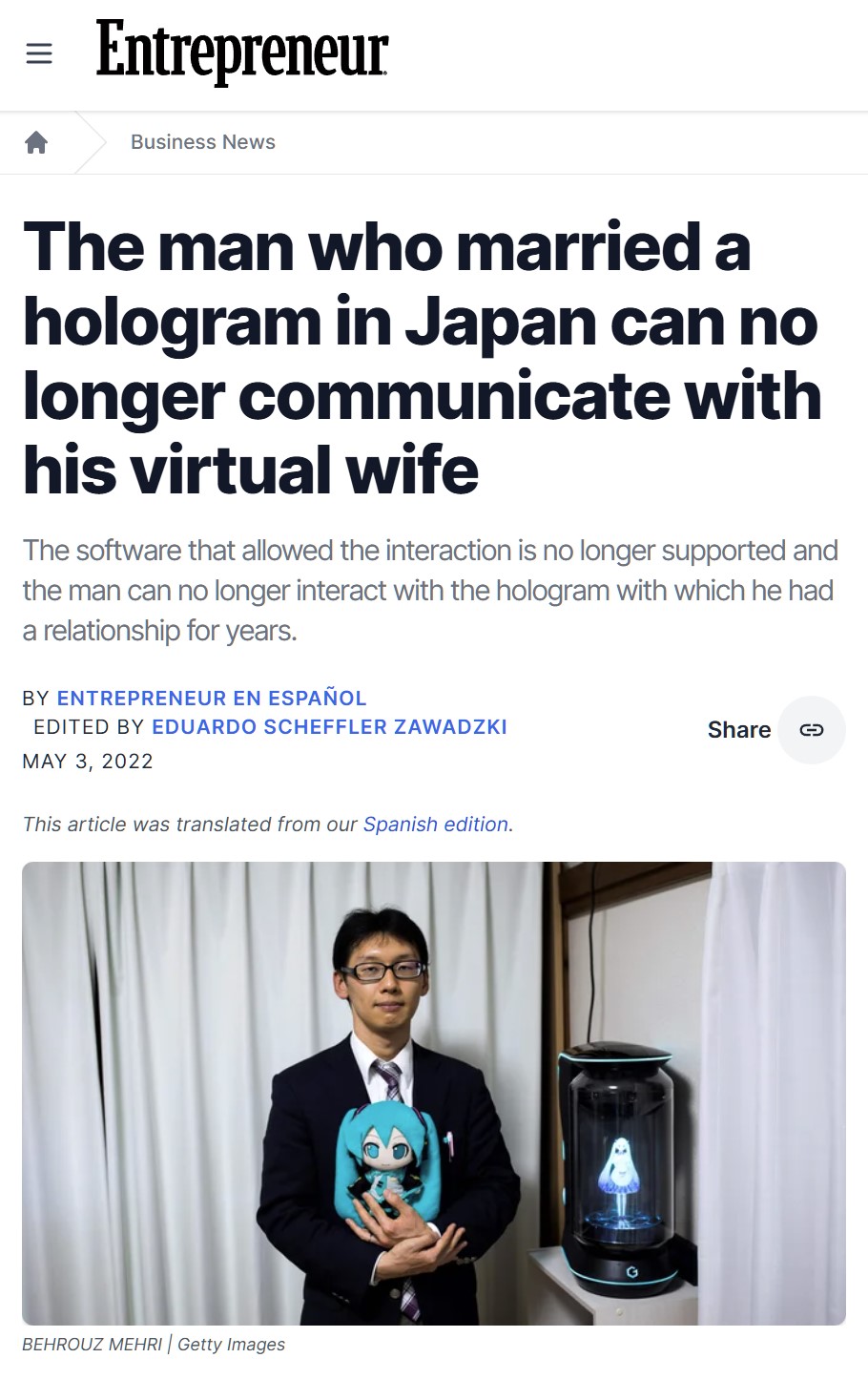 El hombre que se casó con un holograma ya no podrá comunicarse con ella nunca más.