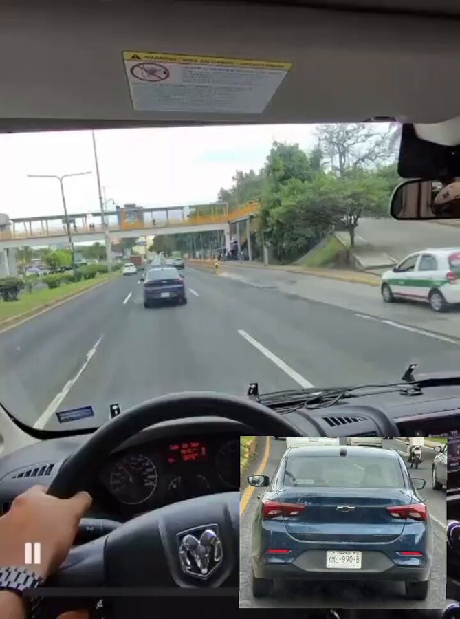 ¿Puede haber alto más estúpido que bloquearle el paso a una ambulancia?