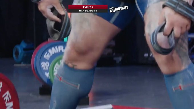 La estrella de Juego de Tronos, 'La Montaña', ha establecido un nuevo récord mundial de peso muerto de 510 kg (1,124 lbs).