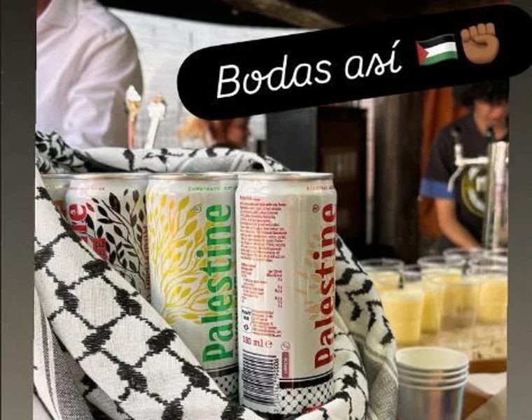 Ángela Rodríguez Pam se ha casado: la tarta era de tortilla de patata y las bebidas de origen palestino.